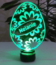 Laden Sie das Bild in den Galerie-Viewer, topgraveure Geschenk Dekor Melanie grün Oster Dekor Osterei Geschenk IHR NAME Ostertag LED-Beleuchtung
